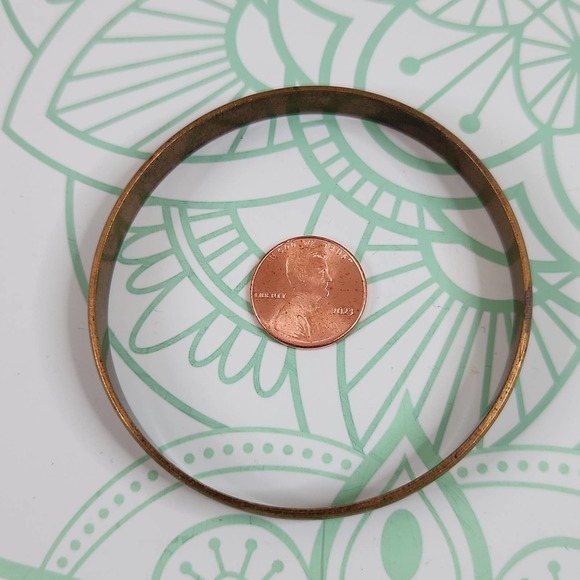 5/$20 Bundle deal - Gold-tone Bracelet - Picture 2 of 3